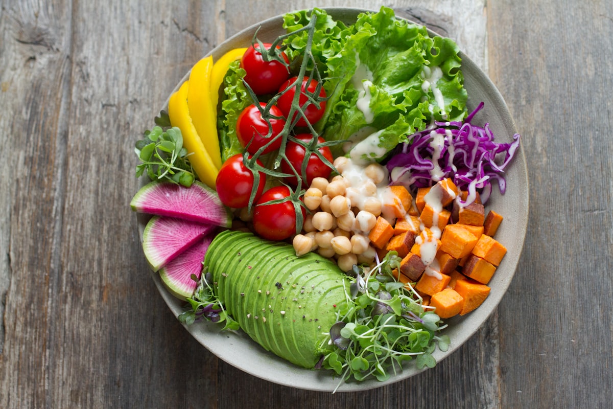 Nutritionist consulting with client